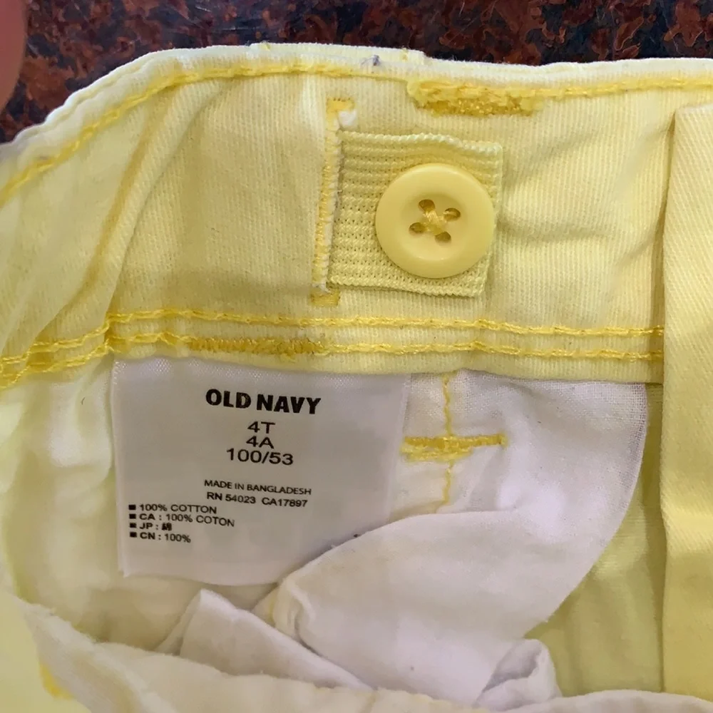 {Old Navy}Boys Sz 4T Yellow Shorts